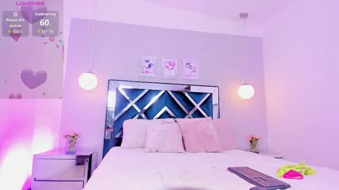 Snapshot of meelody7 chatting on 09.29.25 Melody online show from 09.29.25