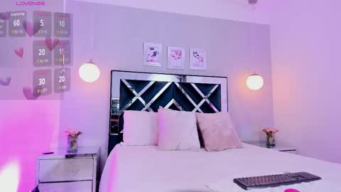 Snapshot of meelody7 chatting on 11.05.25 Melody online show from 11.05.25