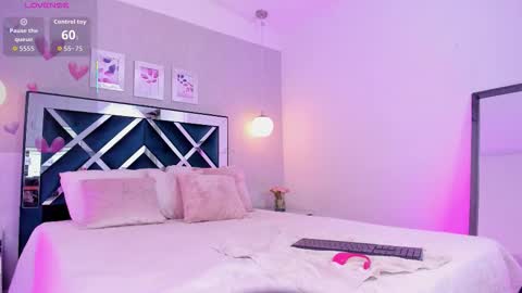 Snapshot of meelody7 chatting on 11.07.25 Melody online show from 11.07.25