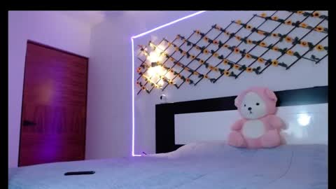 Snapshot of megam_manze00 chatting on 11.11.25 megam manze00 online show from 11.11.25