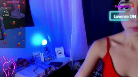 Snapshot of megan___white chatting on 02.07.25 megan white online show from 02.07.25