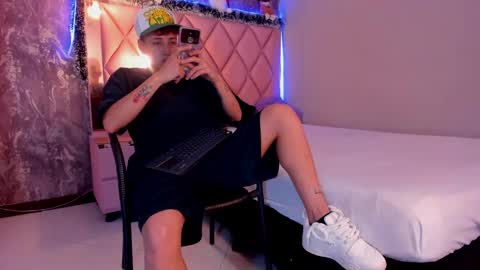 M E G A N online show from 12.08.24