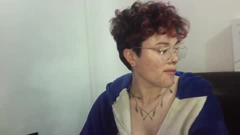 Megan and sophi online show from 02.02.25
