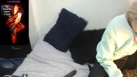 Megan and sophi online show from 11.16.25