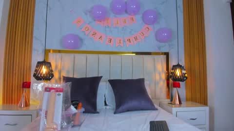 Carolina Paez online show from 02.04.25