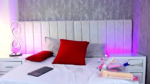 Carolina Paez online show from 02.18.25