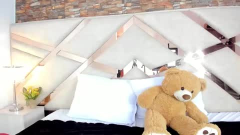     online show from 10.02.25