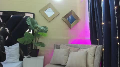     online show from 04.10.26