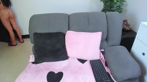 megan_latinn online show from 04.11.26