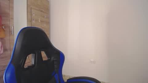 Snapshot of megan_sr03 chatting on 10.16.25 Megan online show from 10.16.25