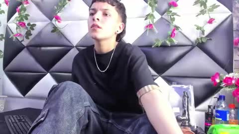 Snapshot of megan_thompsonn_ chatting on 10.29.25 megan_thompsonn_ online show from 10.29.25