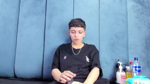 megan_thompsonn_ online show from 03.12.26