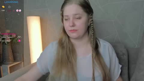 Snapshot of megan_violer chatting on 12.12.24 Megan Mon Fri 1600-2200pm Tue Wen Sat 0900-1600pm online show from 12.12.24