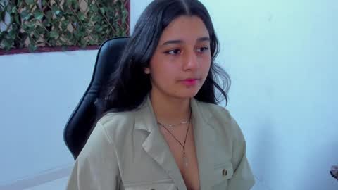 megan white 01  online show from 12.05.24