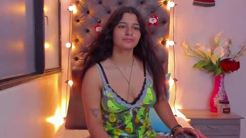 megan white 01  online show from 12.09.24