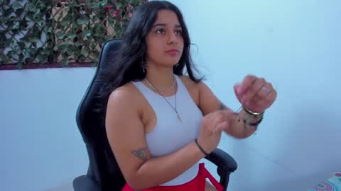 megan white 01  online show from 12.10.24
