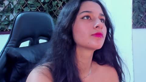 megan white 01  online show from 01.18.25