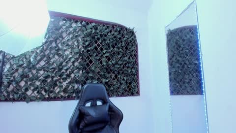 megan white 01  online show from 01.22.25