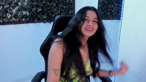 megan white 01  online show from 01.23.25