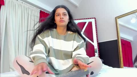 megan white 01  online show from 01.25.25