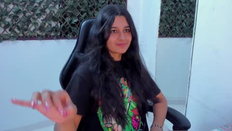 megan white 01  online show from 01.27.25