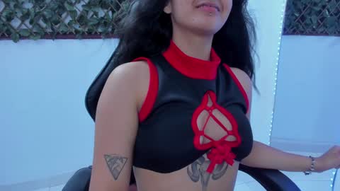 megan white 01  online show from 01.29.25