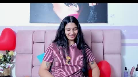 megan white 01  online show from 02.07.25