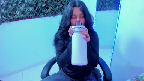 megan white 01  online show from 02.25.25