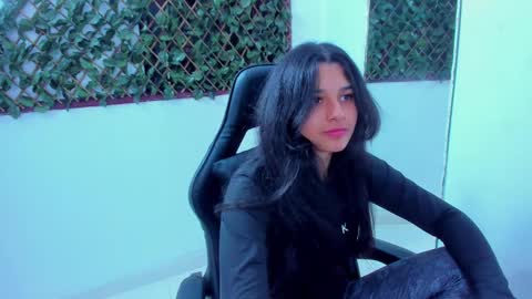 megan white 01  online show from 02.25.25