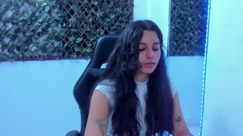 megan white 01  online show from 02.27.25