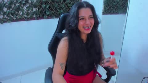 megan white 01  online show from 03.10.25