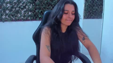 megan white 01  online show from 03.10.25
