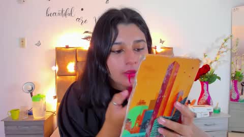 megan white 01  online show from 09.10.25