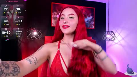 Snapshot of megan_wolf_1 chatting on 10.01.25 Megan Online 1200am To 600 am Colombian time online show from 10.01.25