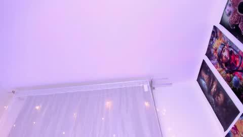 Snapshot of megan_yagami chatting on 11.08.25 Megan online show from 11.08.25