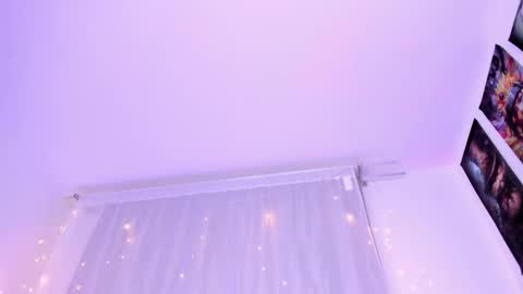 Snapshot of megan_yagami chatting on 11.09.25 Megan online show from 11.09.25