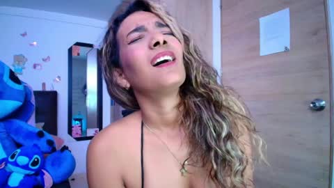 M E G A N   online show from 04.21.26