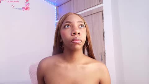 Snapshot of meganbarko chatting on 11.25.25 megan online show from 11.25.25