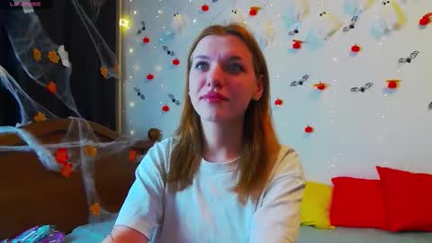 Snapshot of megancat333 chatting on 11.05.25 megancat333 online show from 11.05.25