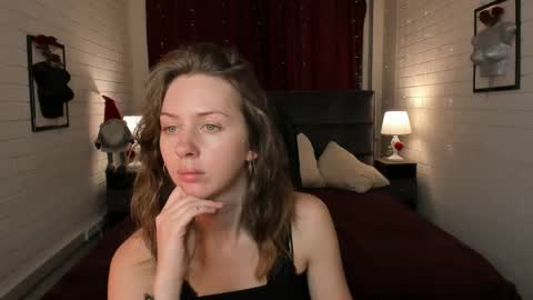 Snapshot of meganclapp chatting on 05.27.26 Megan online show from 05.27.26