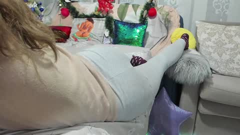 Nicki--------- Welcome to my Room online show from 01.15.25
