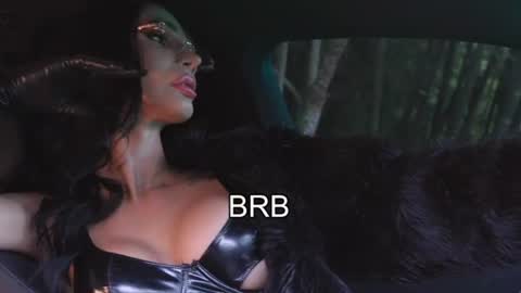 Snapshot of meganfoxxi_ chatting on 06.27.26 MeganFOXXI online show from 06.27.26