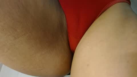 Snapshot of meganharry chatting on 09.10.25 meganharry online show from 09.10.25