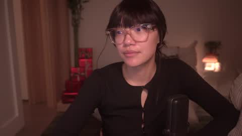 Snapshot of meganmei666 chatting on 12.22.24 for more 3 online show from 12.22.24