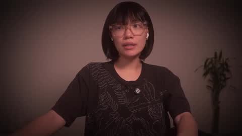 Snapshot of meganmei666 chatting on 11.19.25 for more 3 online show from 11.19.25