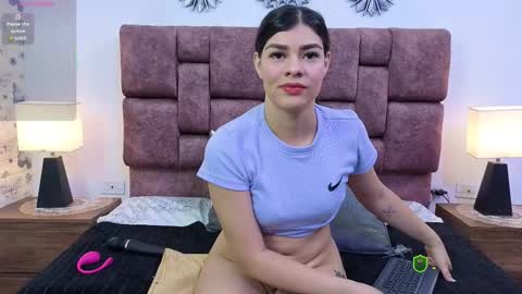 Snapshot of meganmistress_ chatting on 10.11.25 MeganM online show from 10.11.25