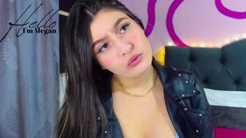 Snapshot of megann_abby chatting on 01.10.25 Im Megan Please do not demand a show without first tiping Thank you online show from 01.10.25