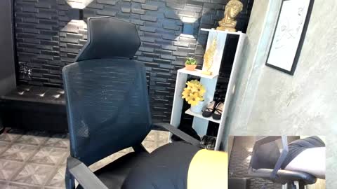 Snapshot of megann_hill chatting on 12.17.24 Megan online show from 12.17.24