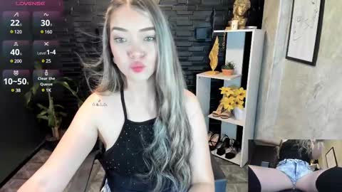 Snapshot of megann_hill chatting on 02.16.25 Megan online show from 02.16.25