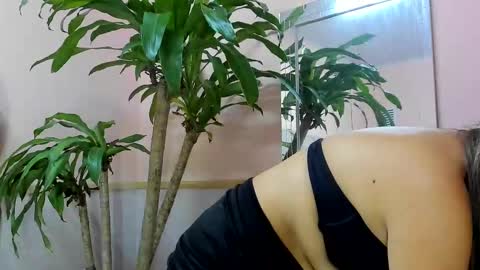 Snapshot of megann_hill chatting on 09.17.25 Megan online show from 09.17.25